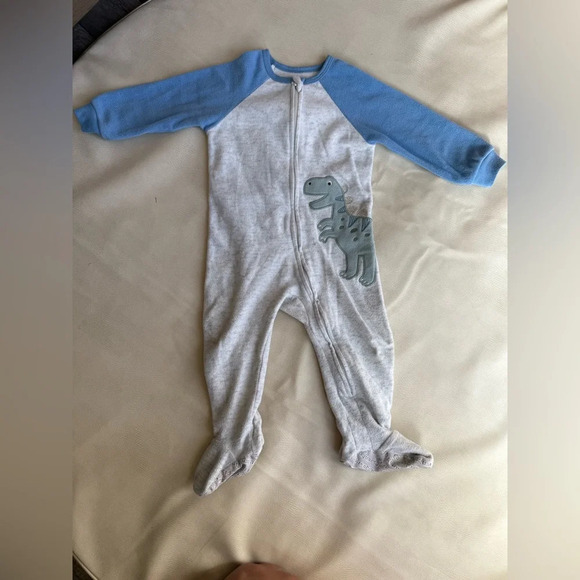 Bundle of dinosaur footed pajamas - Picture 13 of 13